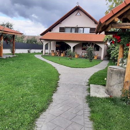 Pensiunea Simona Sîmbăta de Sus Zewnętrze zdjęcie