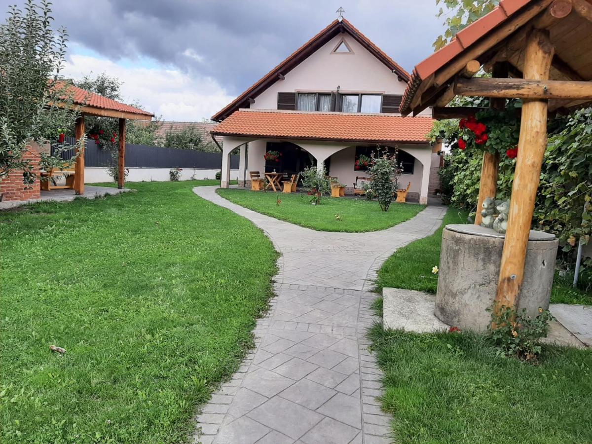 Pensiunea Simona Sîmbăta de Sus Zewnętrze zdjęcie
